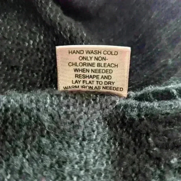Super soft Sweater -- Gray, Small, Philosophy - Picture 8 of 9